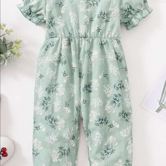 NWOT Baby Girl’s Floral Short sleeve Jumpsuit. Size: 12-18 Months Color: Green - Picture 4 of 8